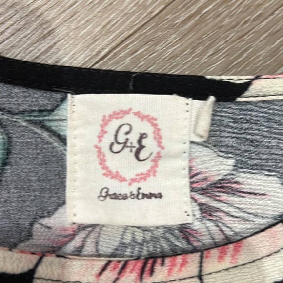 Tunic style top - Picture 2 of 6